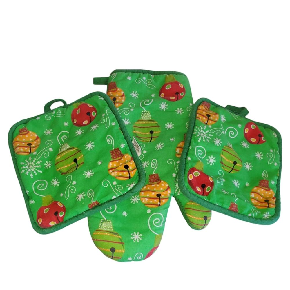 Christmas Ornament Pot Holders and Oven Mitt Set